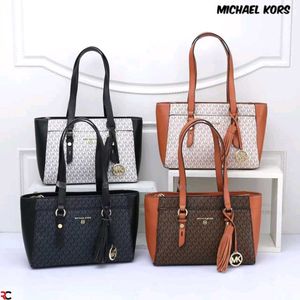 MICHAEL KORS* *SULLIVAN SIGNATURE CANVAS LARGE LOG