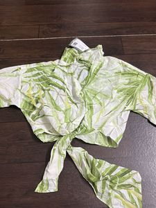 Chic Tropical Print Tie-Front Top
