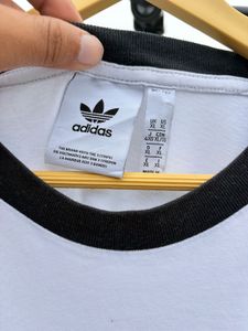Adidas T-Shirt