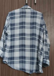 Blue &amp; White Plaid Button-Up Shirt
