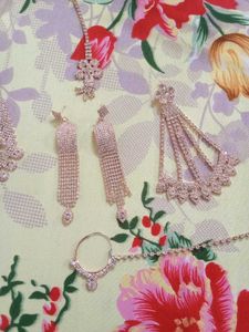 Sparkling Rhinestone Statement Necklace