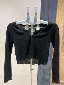 Black Long Sleeve Crop Top