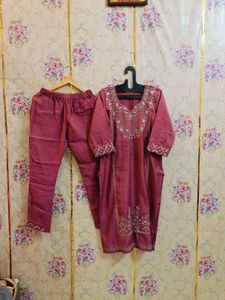 🇳🇿💫🎀Elegant Embroidered Kurta Set