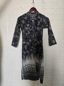 Stylish Black &amp; White Printed Kurta