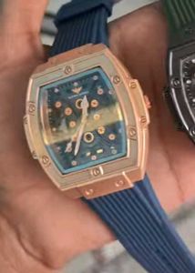 Luxury Silicone Strap Analog Watch