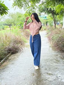 CLASSIC KOREAN ‼️Checked Cropped Tie-Up Shirt