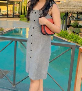 grey dress
