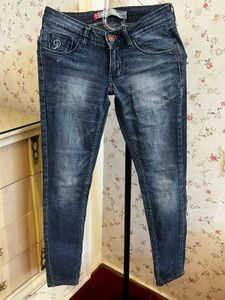 Stylish Women's Blue Denim Jeans