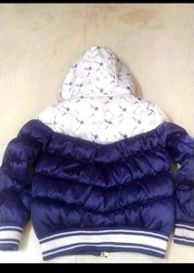 Stylish Puffer Jacket with Fur Hood