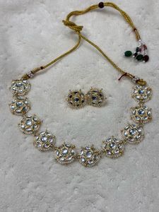 Exquisite Kundan &amp; Pearl Necklace Set