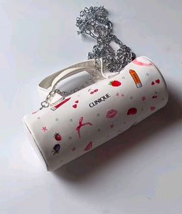 Clinique duffle bag with chain