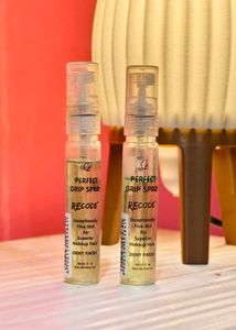 Recode Perfect Grip makeup Spray  (2x)
