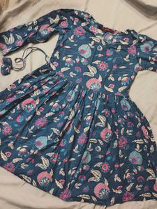 Women’s Floral Printed Short Kurti/Tunic