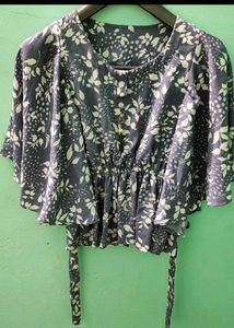 Stylish Grey Floral Print Top with Cape Sleeves