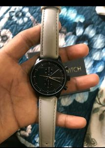 Stylish Black Dial Watch with Light Grey Strap