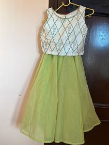 Set Crop Top With Skirt Small Size