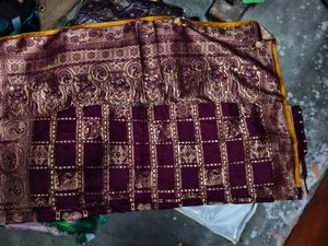 Elegant Silk Saree with Peacock Motif