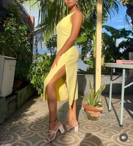 Chic Yellow One-Shoulder Midi Dress