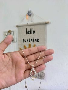 Elegant Pearl &amp; Crystal Pendant Necklace