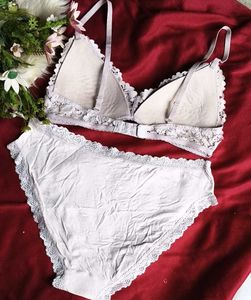 Lace Bra and Panty Set