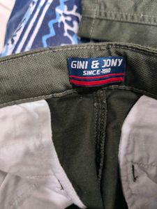 Gini &amp; Jony Kids pants (6 to 7 Y) shiny textur