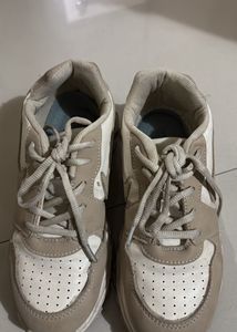 Chunky Sneakers - Beige & White