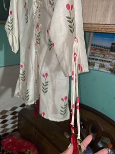 Elegant White Kurta with Floral Print