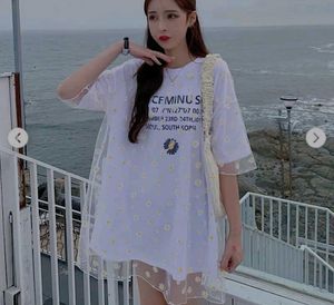 Daisy Print Mesh Sleeve T-Shirt