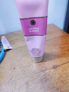 Bath &amp; Body Works Covered In RosesCrea..