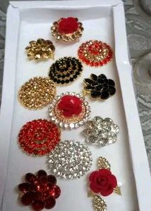 set of 12 Sparkling Brooch Rings