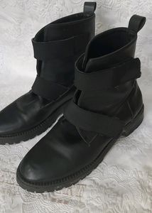 Alexander McQueen boot 🥳🥳