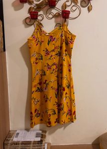 Berrylush Women Yellow Floral Printed Fit