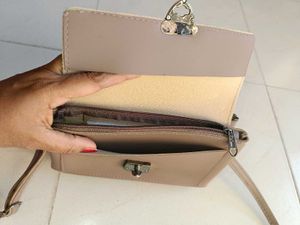 🆕 JIMMYCHOO Sling Bag With 4 Pockets