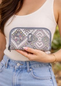 clsso klare  Zip Around Wallet