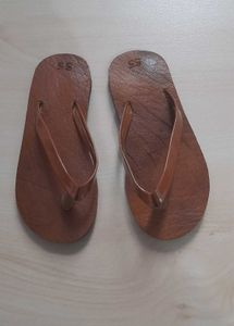 Classic Leather Flip-Flops