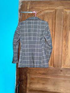 Checkered Blazer - Stylish &amp; Chic
