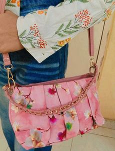 Chic Floral Print Clutch