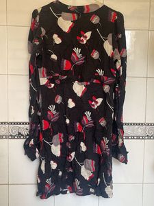 Chic Black Floral Print Mini Dress