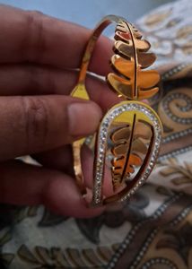 Gold Leaf & Crystal Bangle