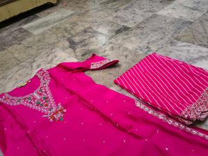 Beautiful Pink Embroidered Kurta Set
