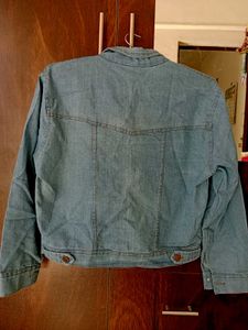 Women's Denim Jacket - Classic Style 🧥