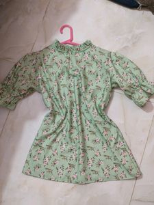 Balloon Sleeved Green Top