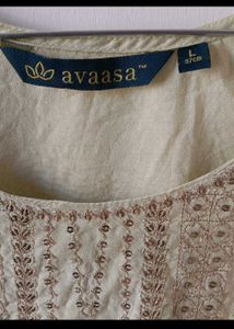 AVAASA Elegant Embroidered Kurti