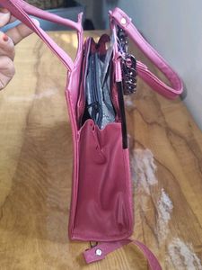 Luxury Sling BAG..