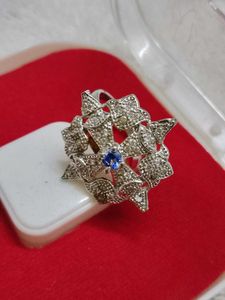 Sparkling Floral Design Ring