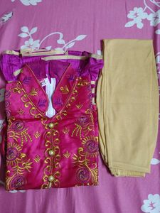 Size 32 New Girls Festive Kurta Set with Leggings
