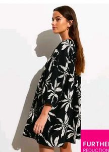 Chic Black &amp; White Floral Mini Dress