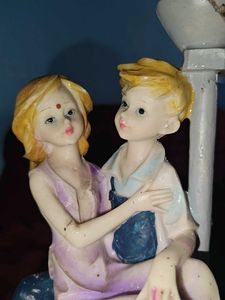 Couple Showpiece Figurine