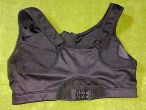 Black Zip-Up Sports Bra