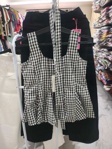 Chic Gingham Peplum Top with tie and side chain
